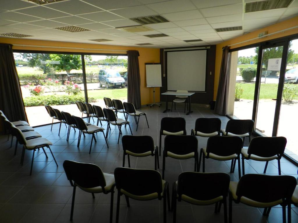 Hotel Kyriad Montauban Business photo